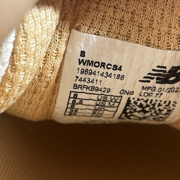 New Balance Fresh Foam X More v4 Womens Sz 8B White Gold Metallic Running Shoes - Picture 8 of 10